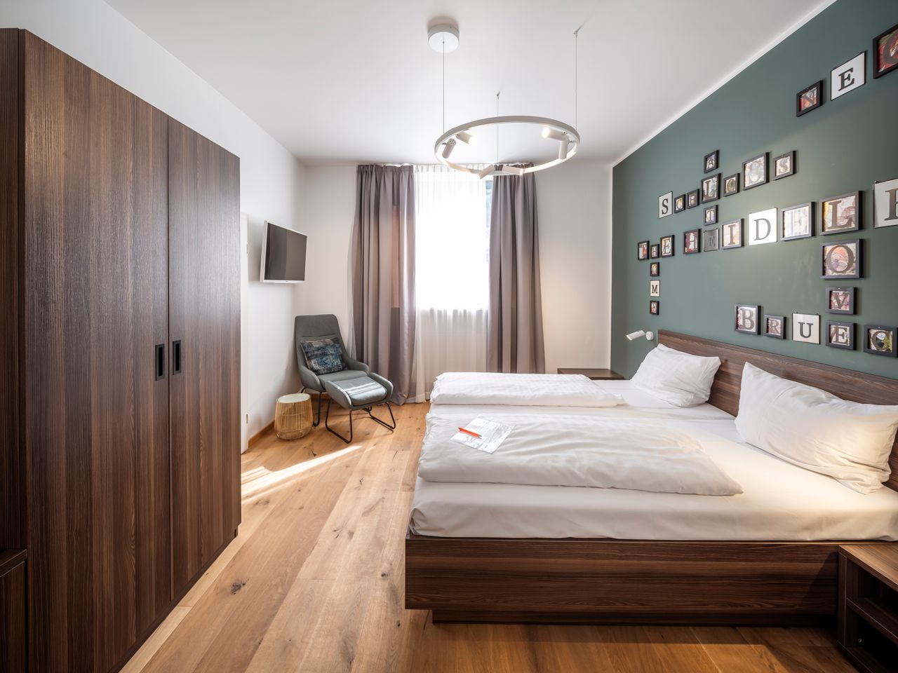 Zimmer Friedrich-Ebert-Anlage in Heidelberg