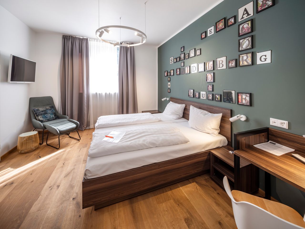 Zimmer Friedrich-Ebert-Anlage in Heidelberg
