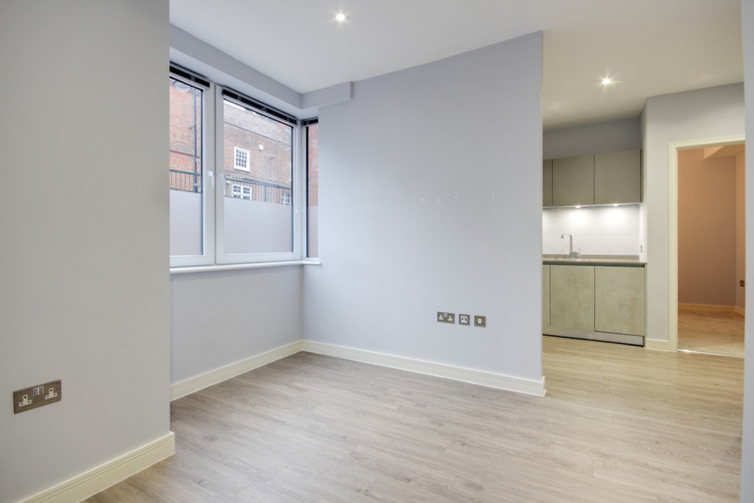 Flat The Ring in Bracknell