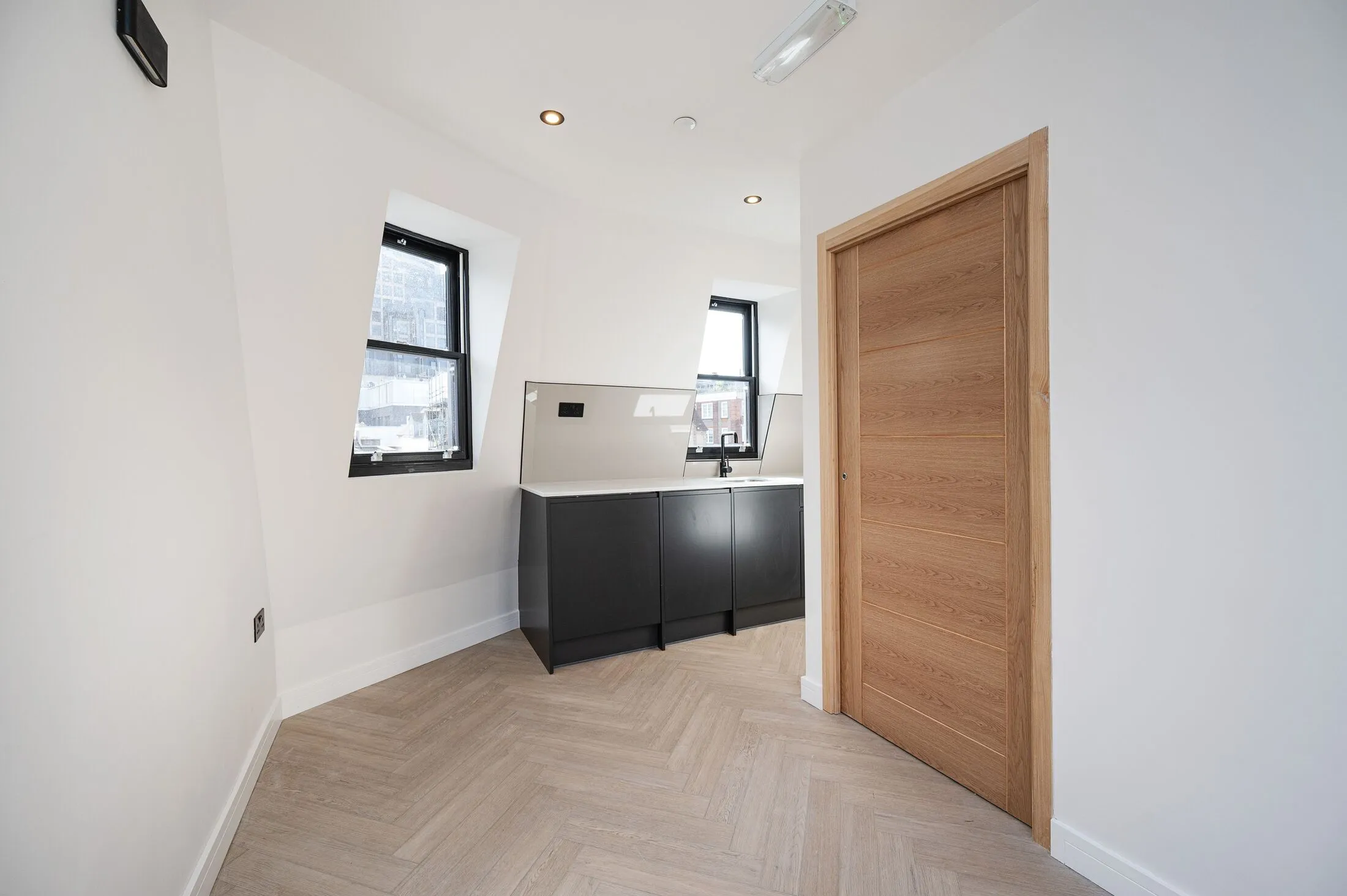 Flat Long Lane in City of London