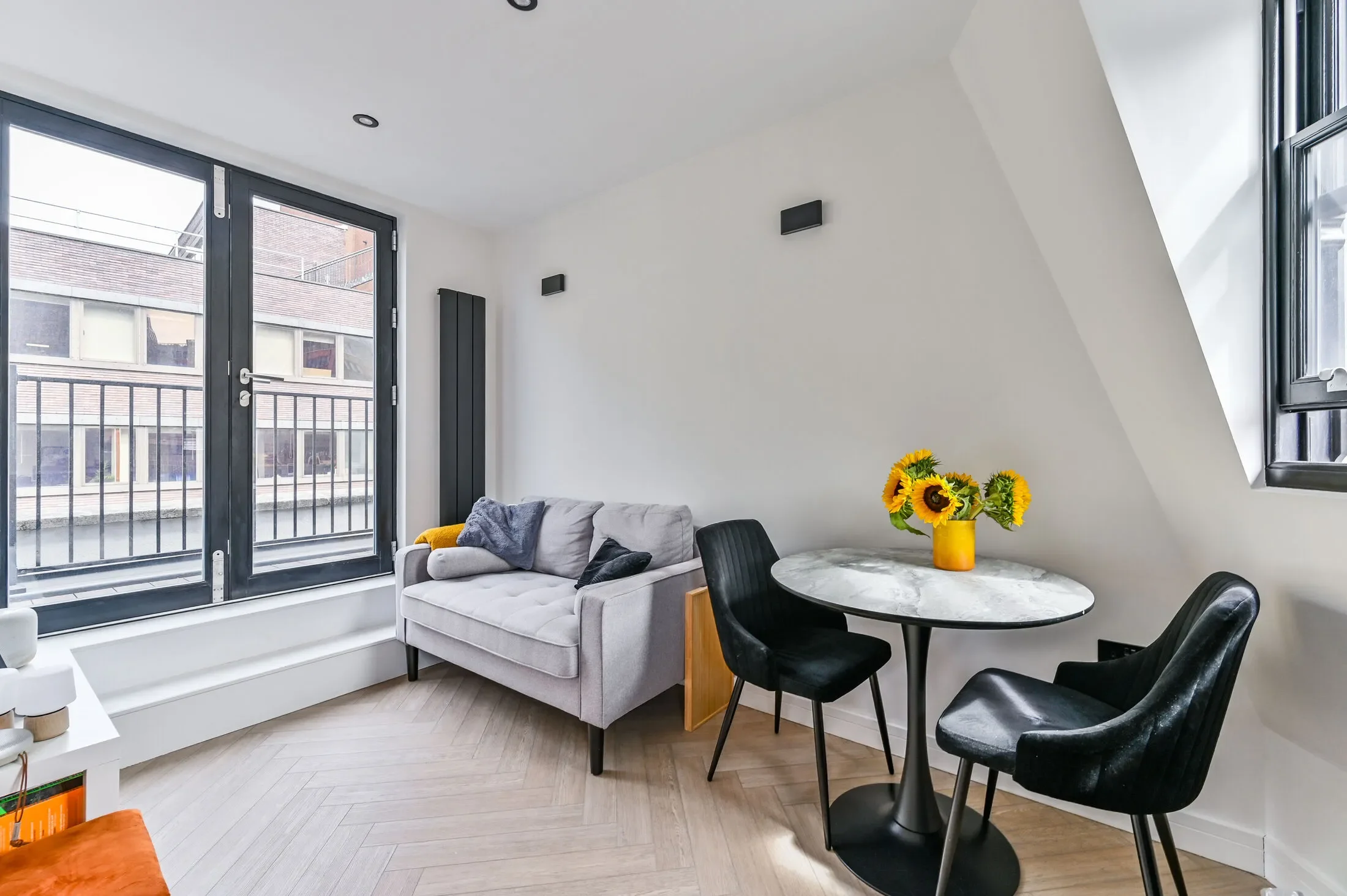 Flat Long Lane in City of London
