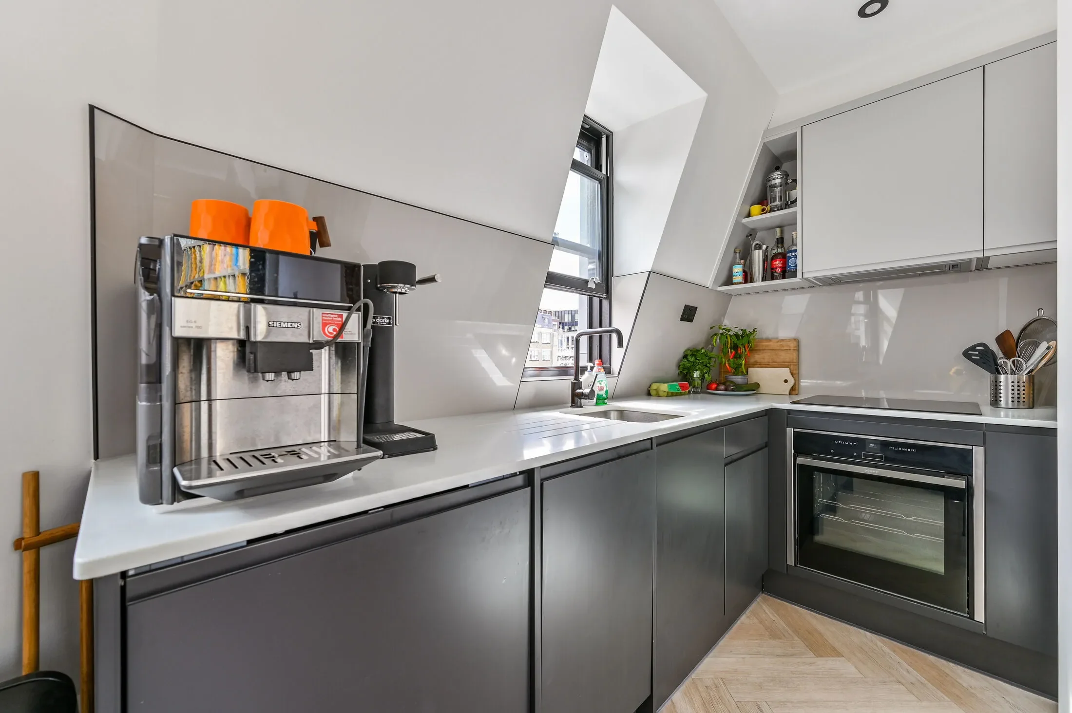Flat Long Lane in City of London