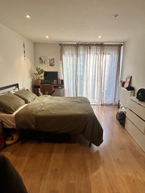 Room Tudor Road in Greater London