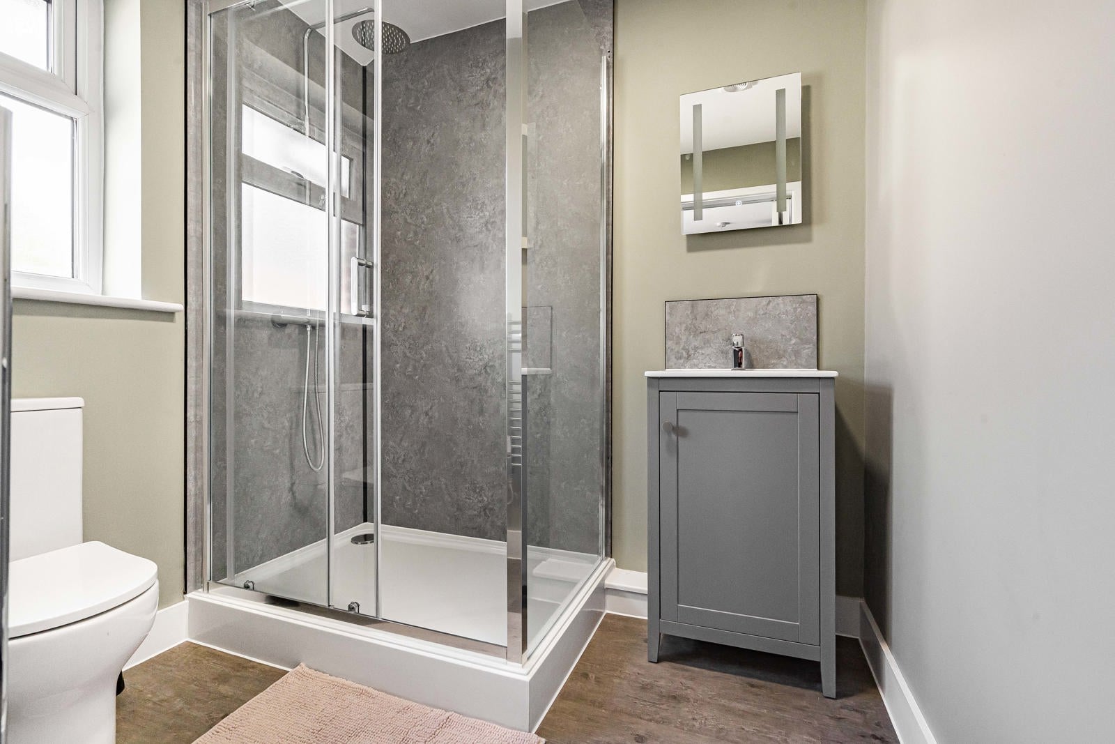 Room Dunmore in Guildford