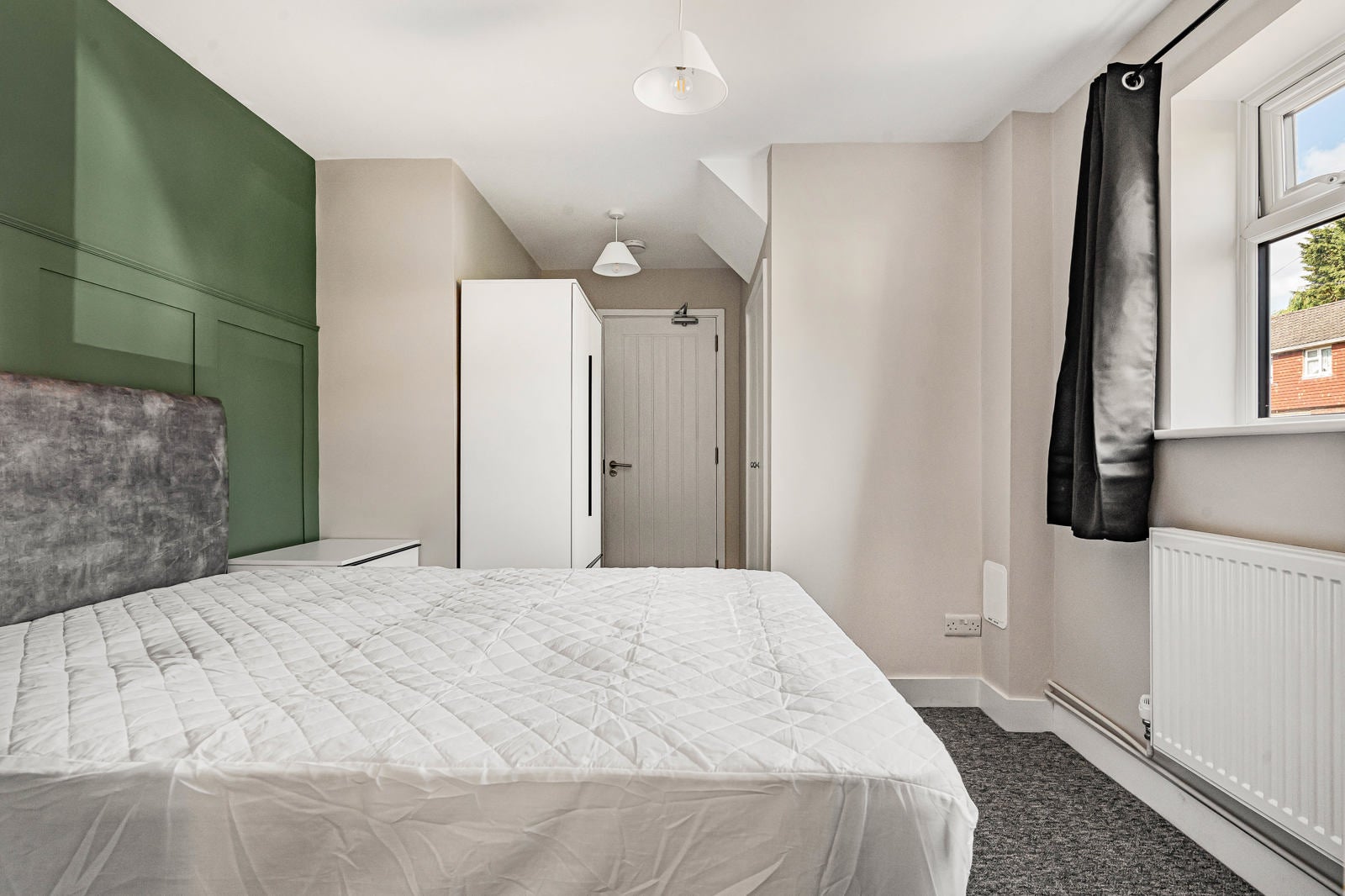 Room Dunmore in Guildford