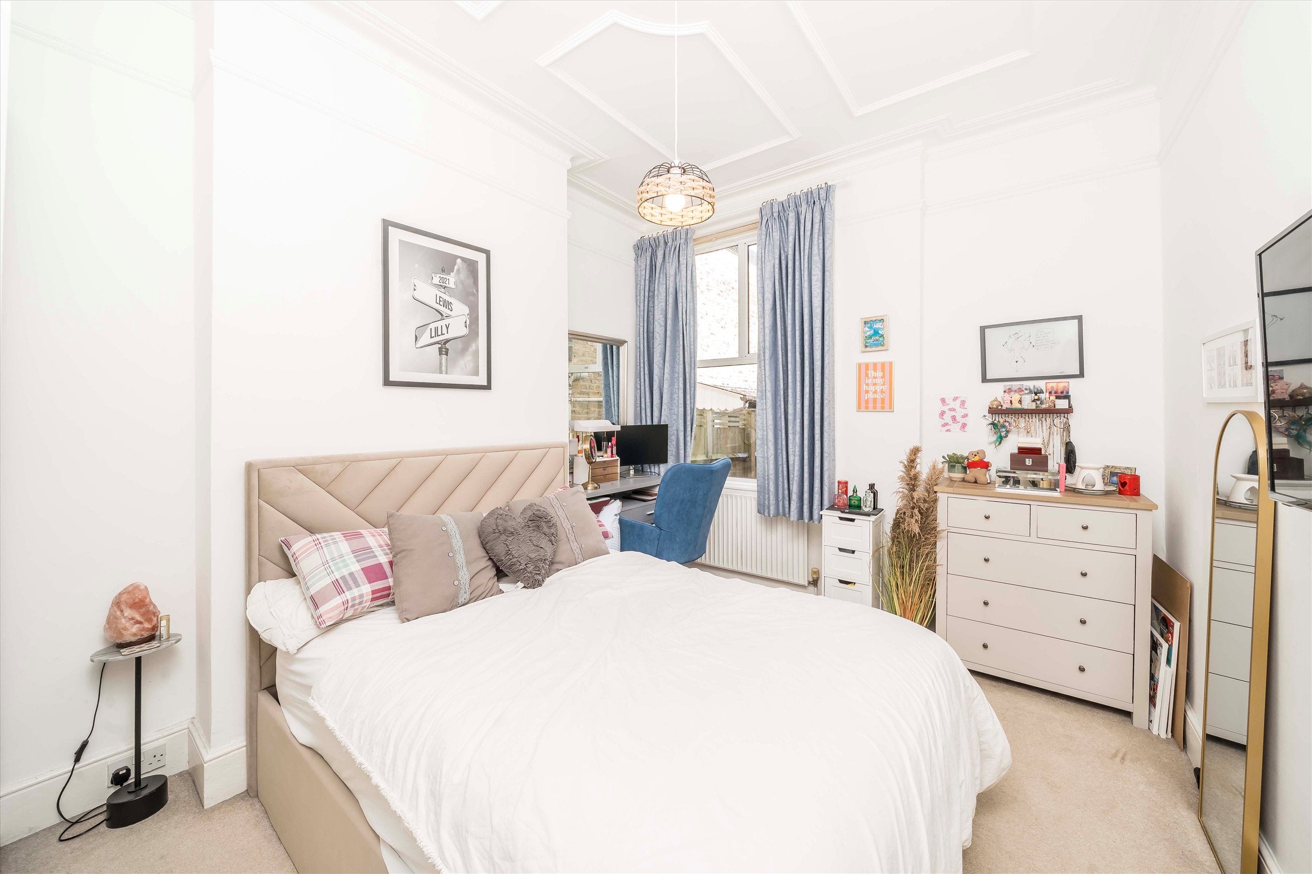 Flat Carlisle Road in Greater London