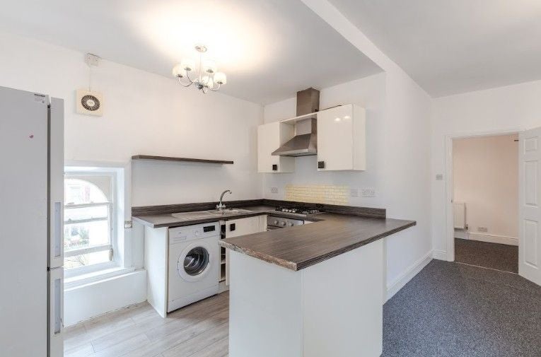 Flat Alexandra Road in Crosby