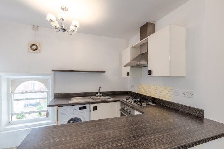 Flat Alexandra Road in Crosby