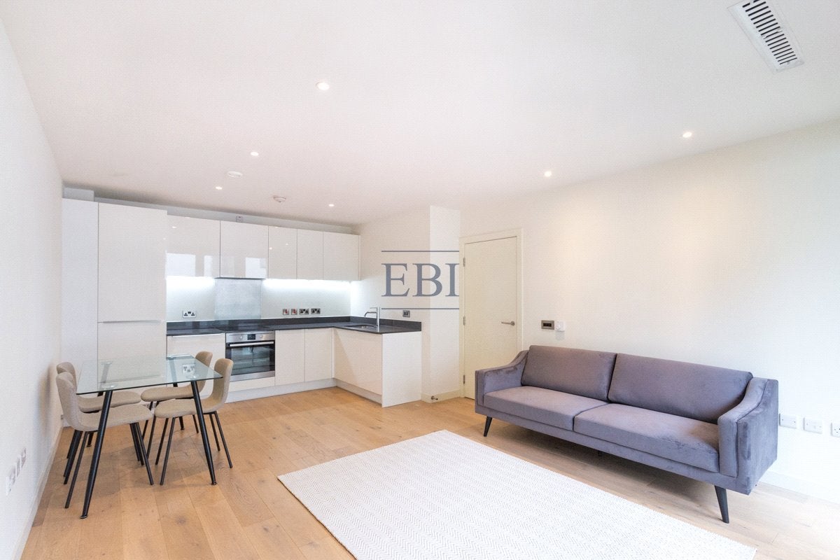 Flat Capitol Way in Greater London