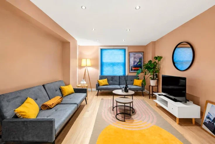 Flat Eversholt Street in Greater London