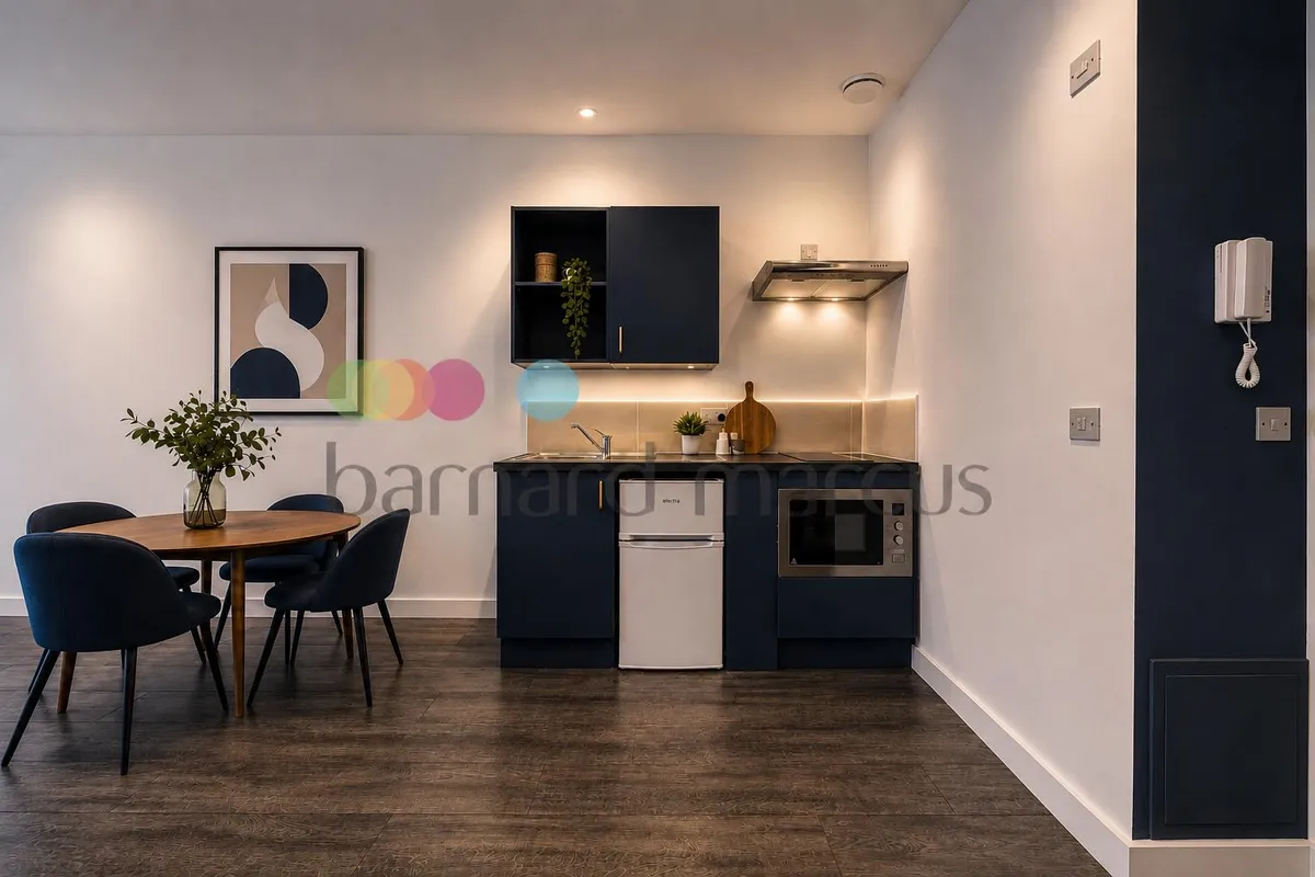 Flat Purley Way in Greater London