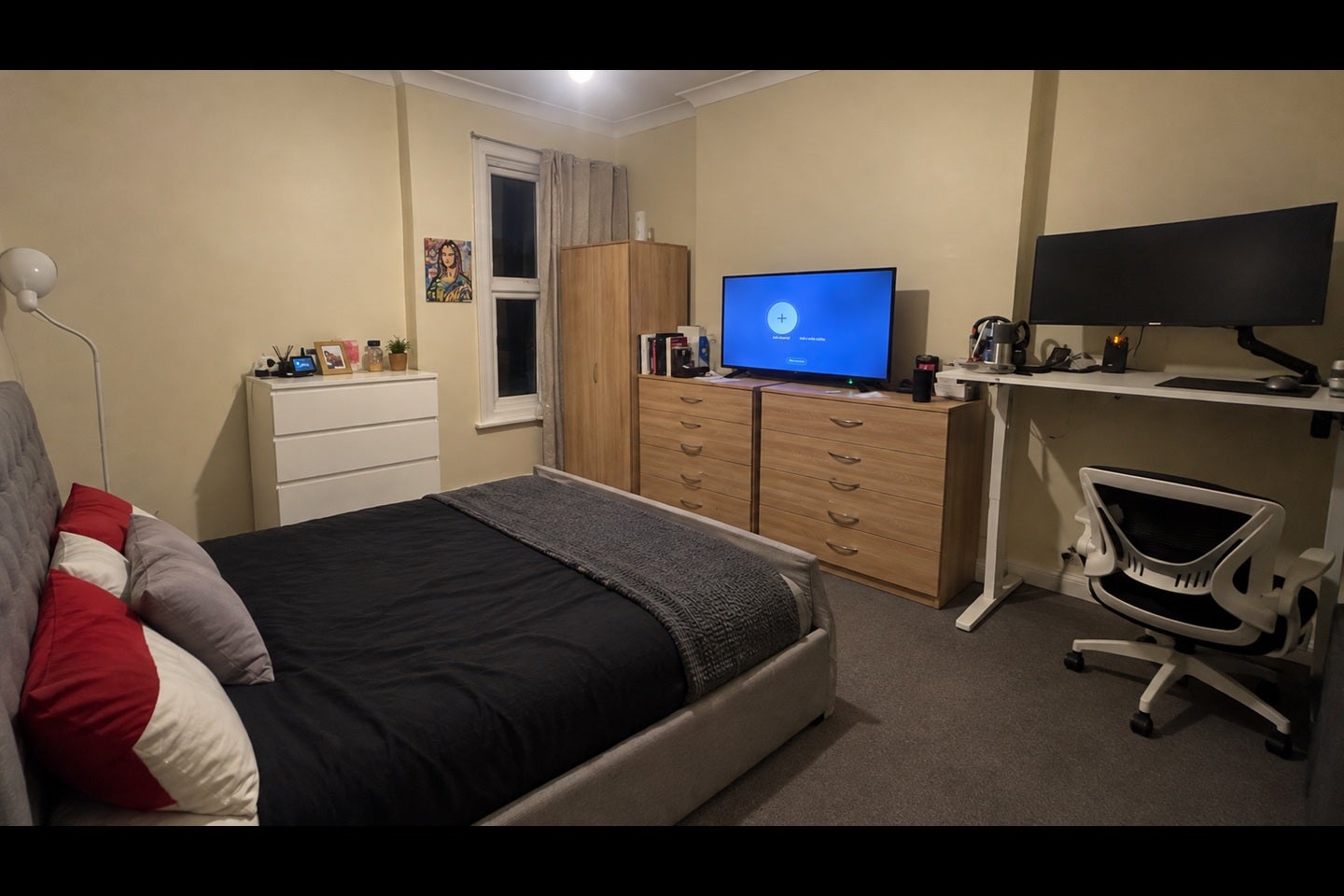 Room Sidney Avenue in Greater London