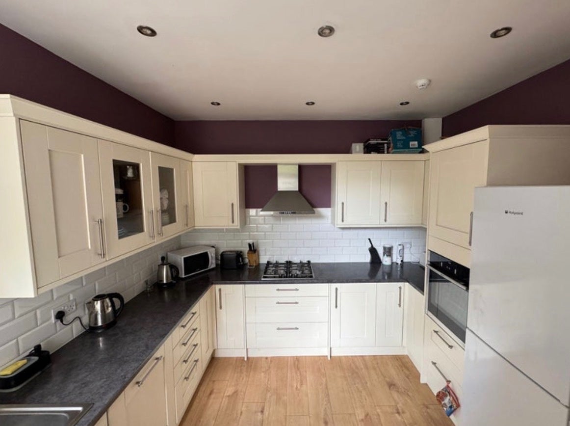 Room Sidney Avenue in Greater London
