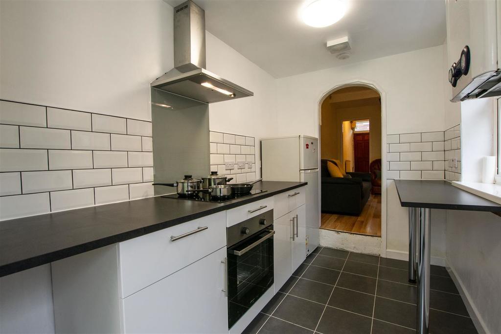 Room Heeley Road in Birmingham
