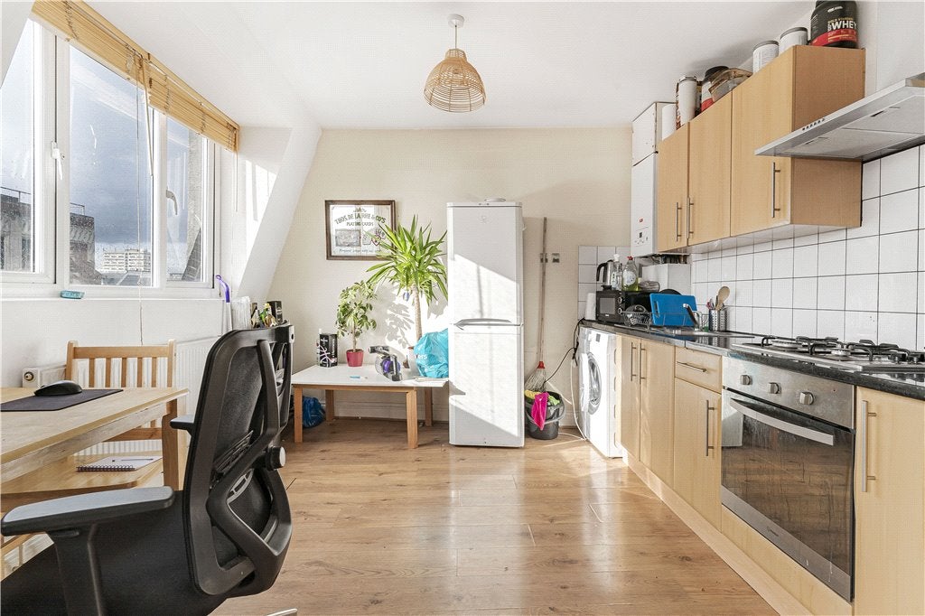 Flat Rye Lane in Greater London