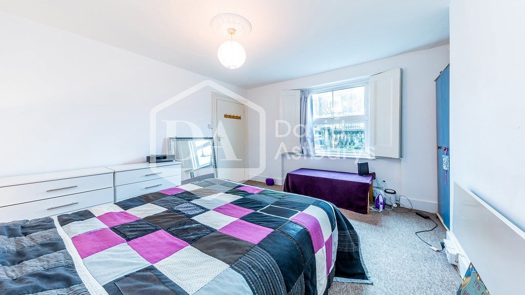 Flat Hornsey Road in Greater London