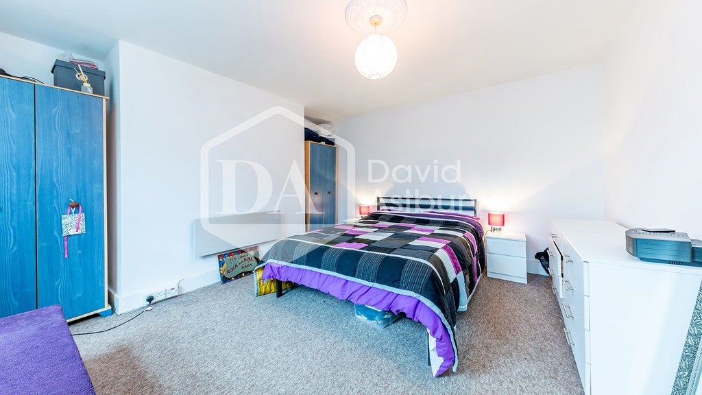 Flat Hornsey Road in Greater London
