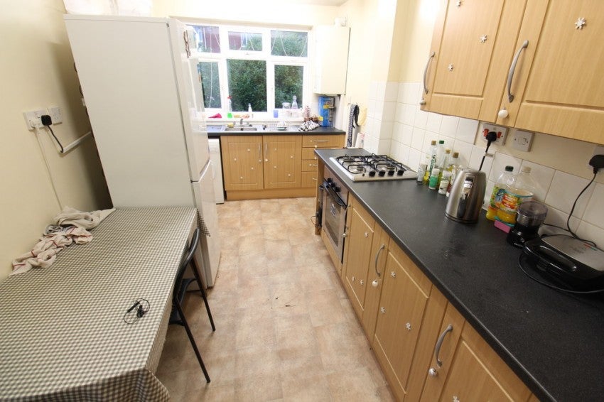 Flat Blenheim Gardens in Southampton