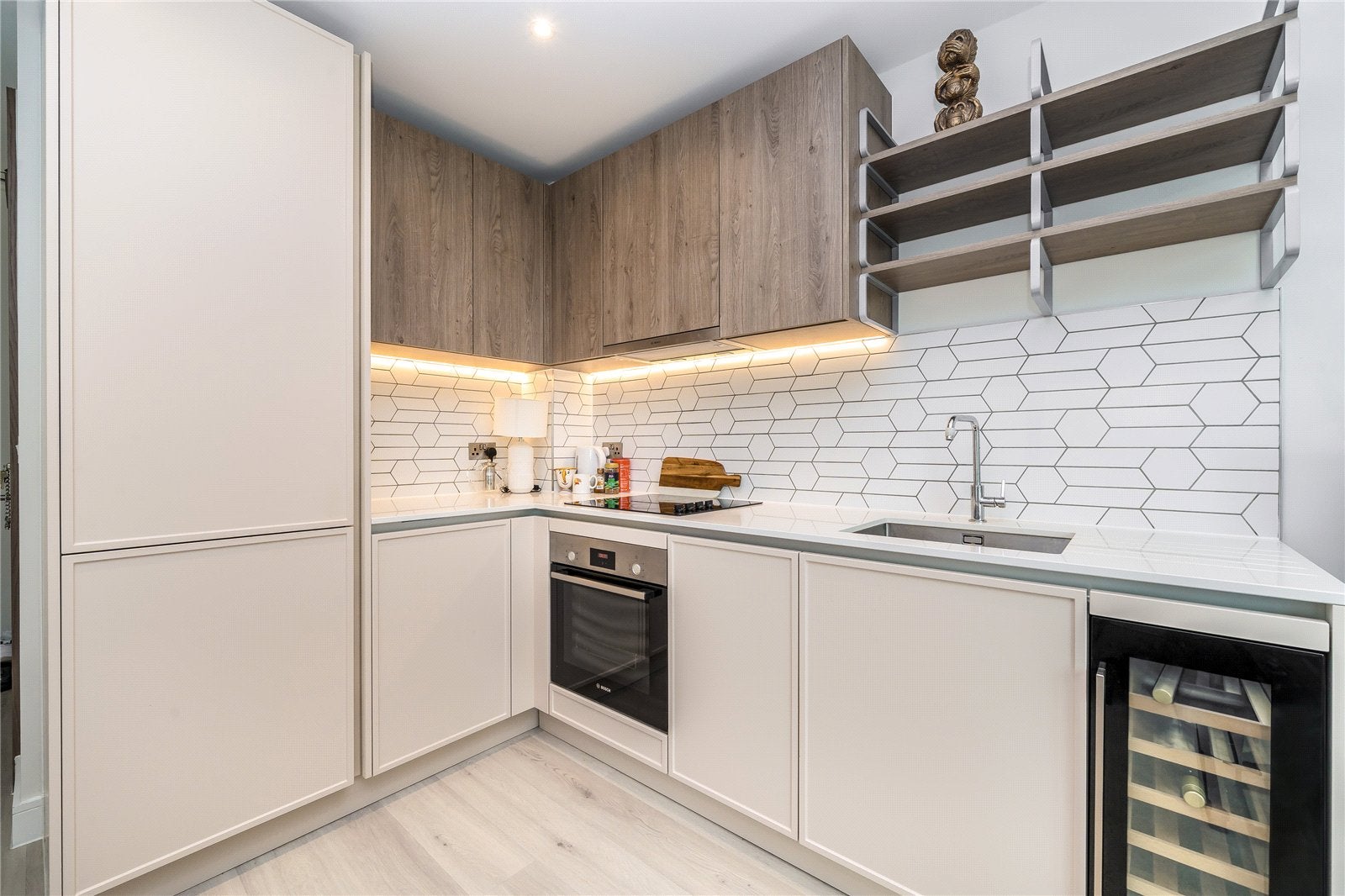 Flat Astell Road in Greater London
