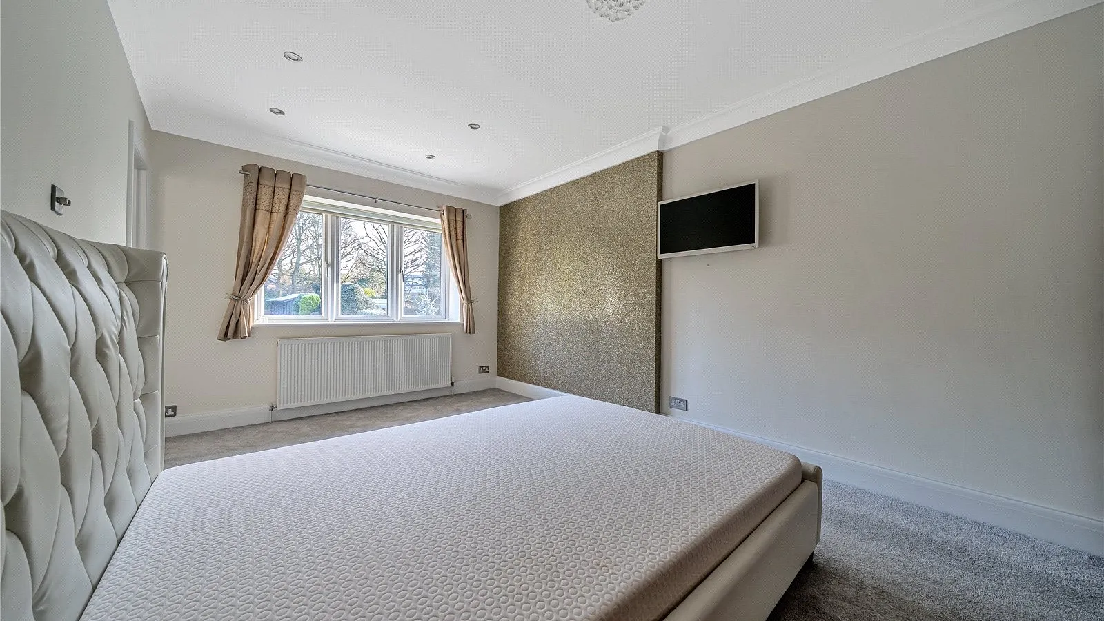 House Bradmore Way in Welwyn Hatfield