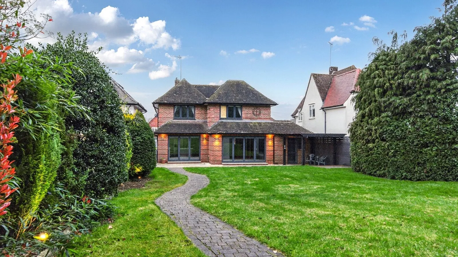 House Bradmore Way in Welwyn Hatfield
