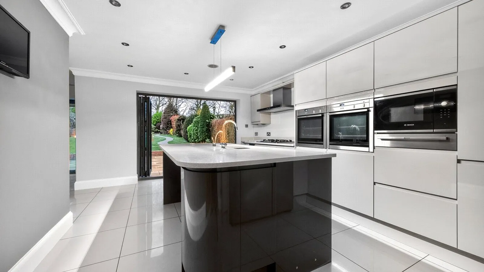 House Bradmore Way in Welwyn Hatfield