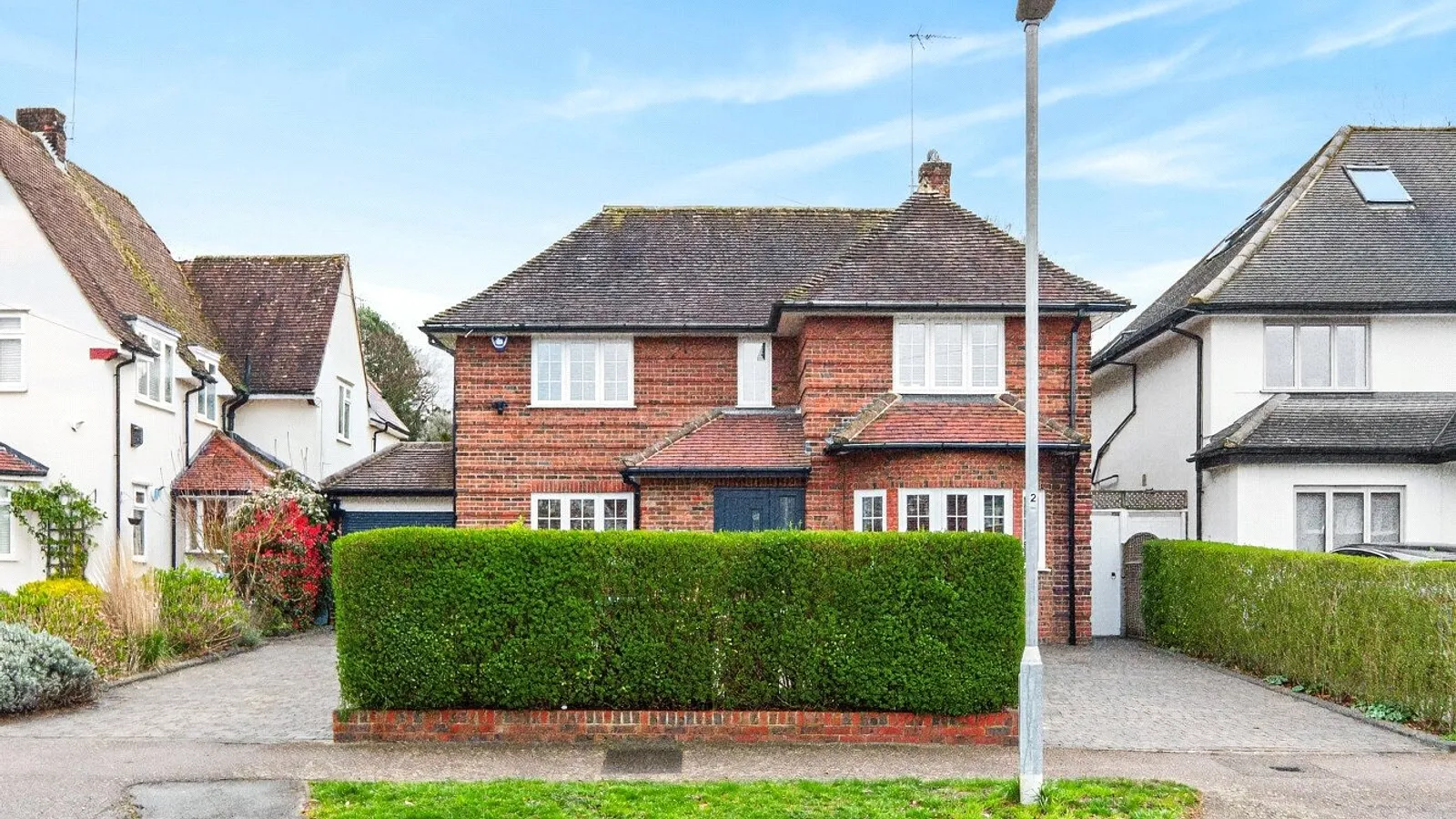 House Bradmore Way in Welwyn Hatfield