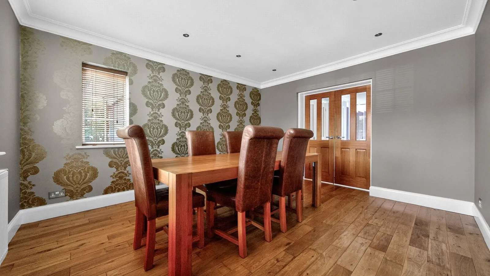 House Bradmore Way in Welwyn Hatfield