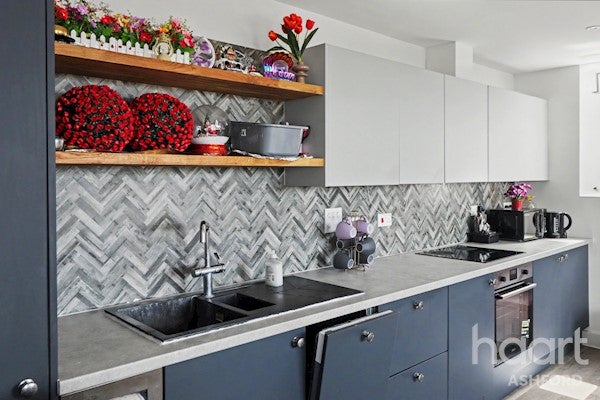 Flat Godinton Road in Ashford