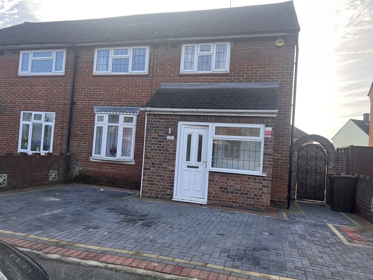 House Gatehope Drive in South Ockendon