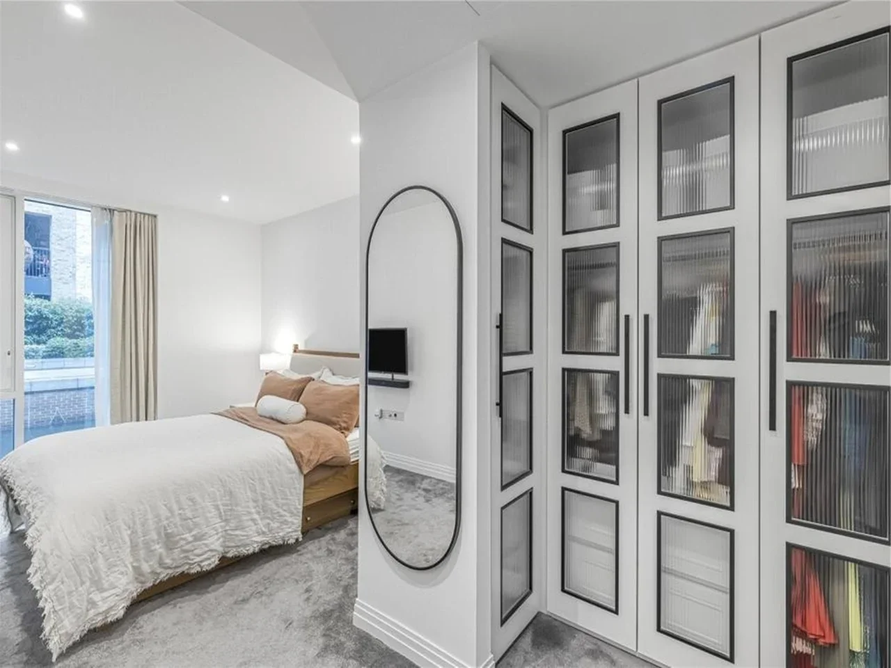 Flat Thurstan Street in Greater London