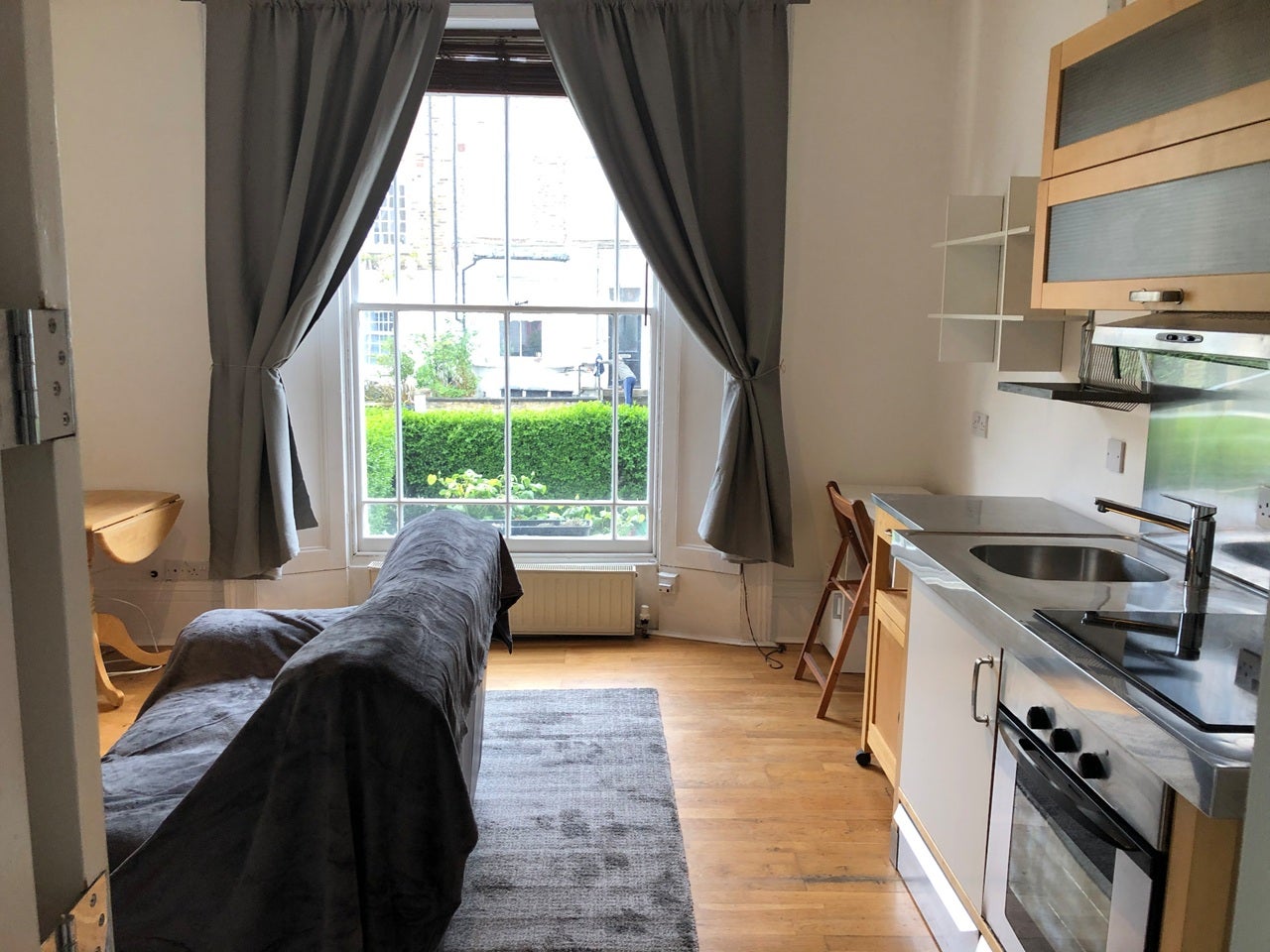 Flat Torriano Avenue in Greater London