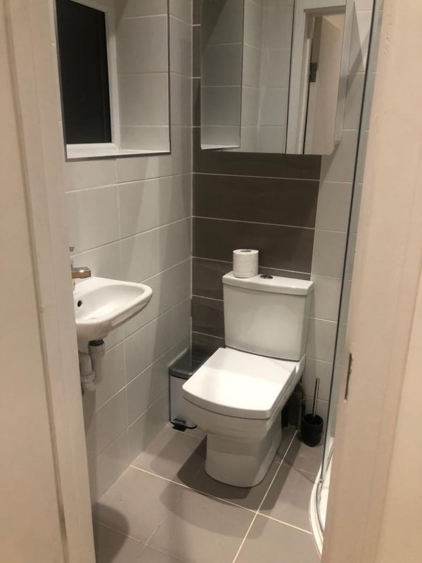 Room Ramsden Road in Greater London