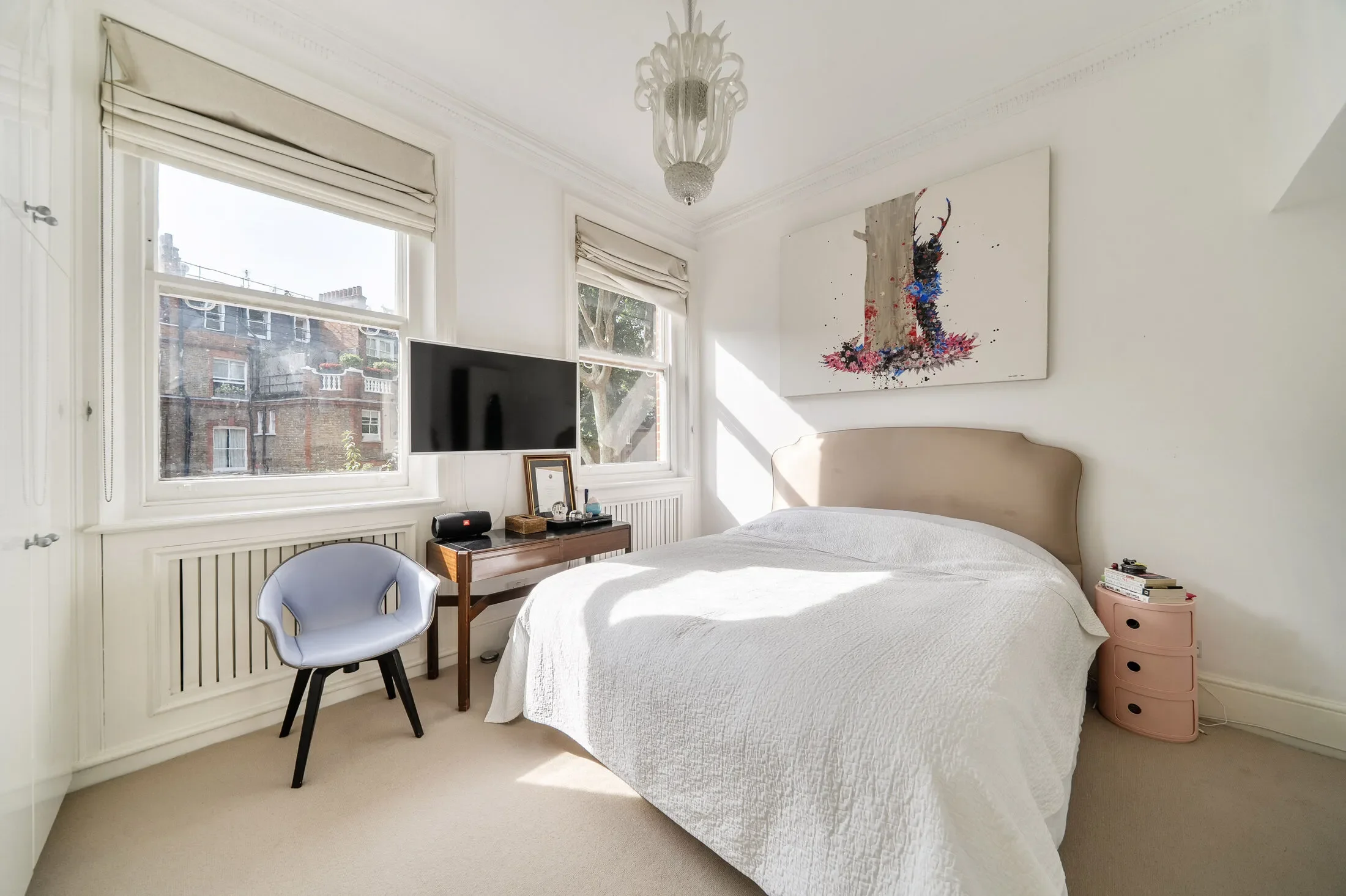 Flat Egerton Gardens in Greater London