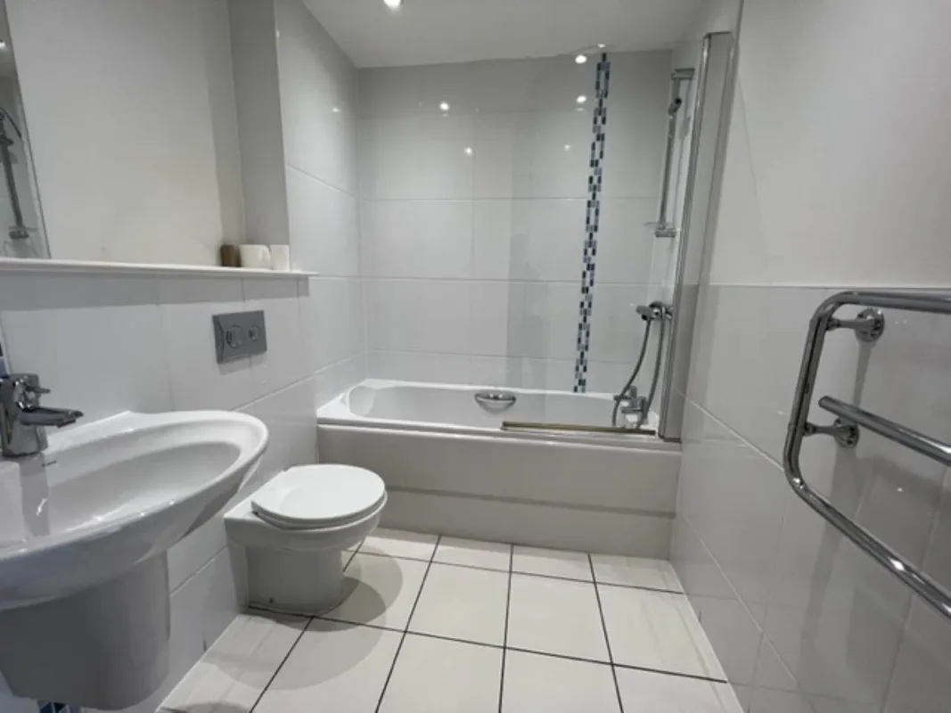 Flat Overstone Court in Cardiff