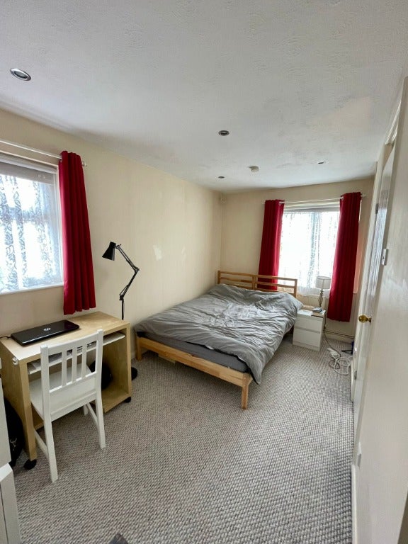 House Monkswood Crescent in Basingstoke and Deane