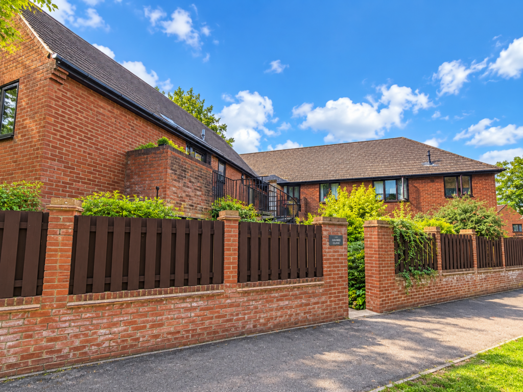 Flat Catteshall Road in Waverley