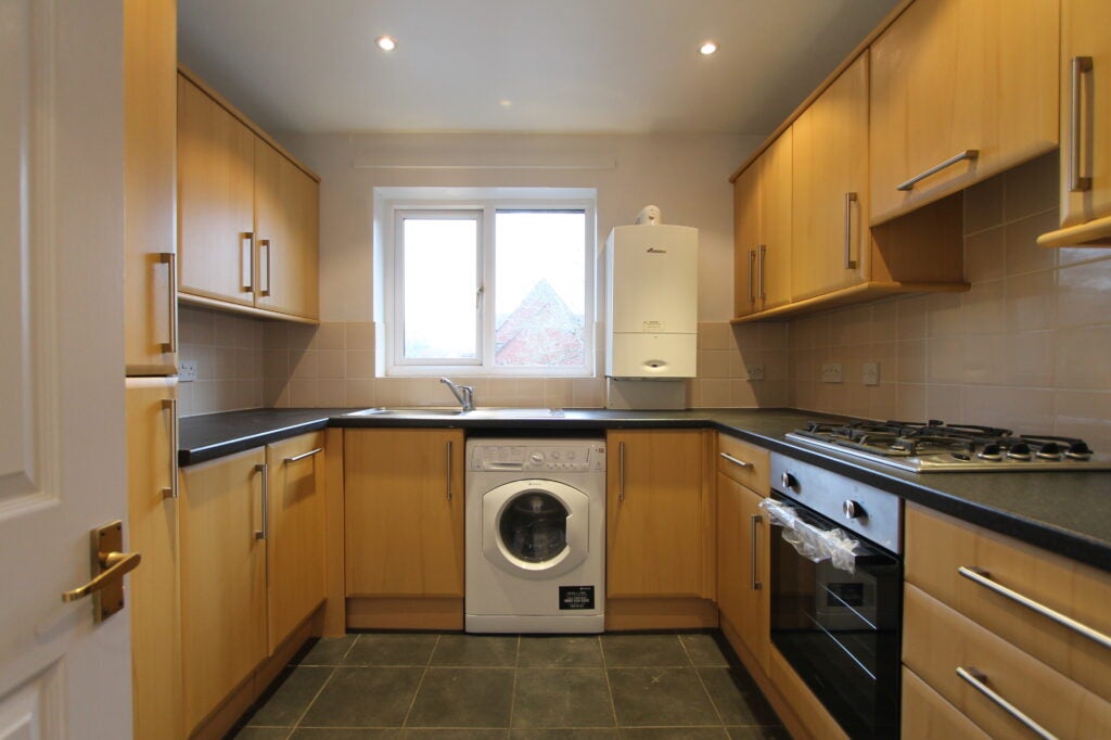 Flat Catteshall Road in Waverley
