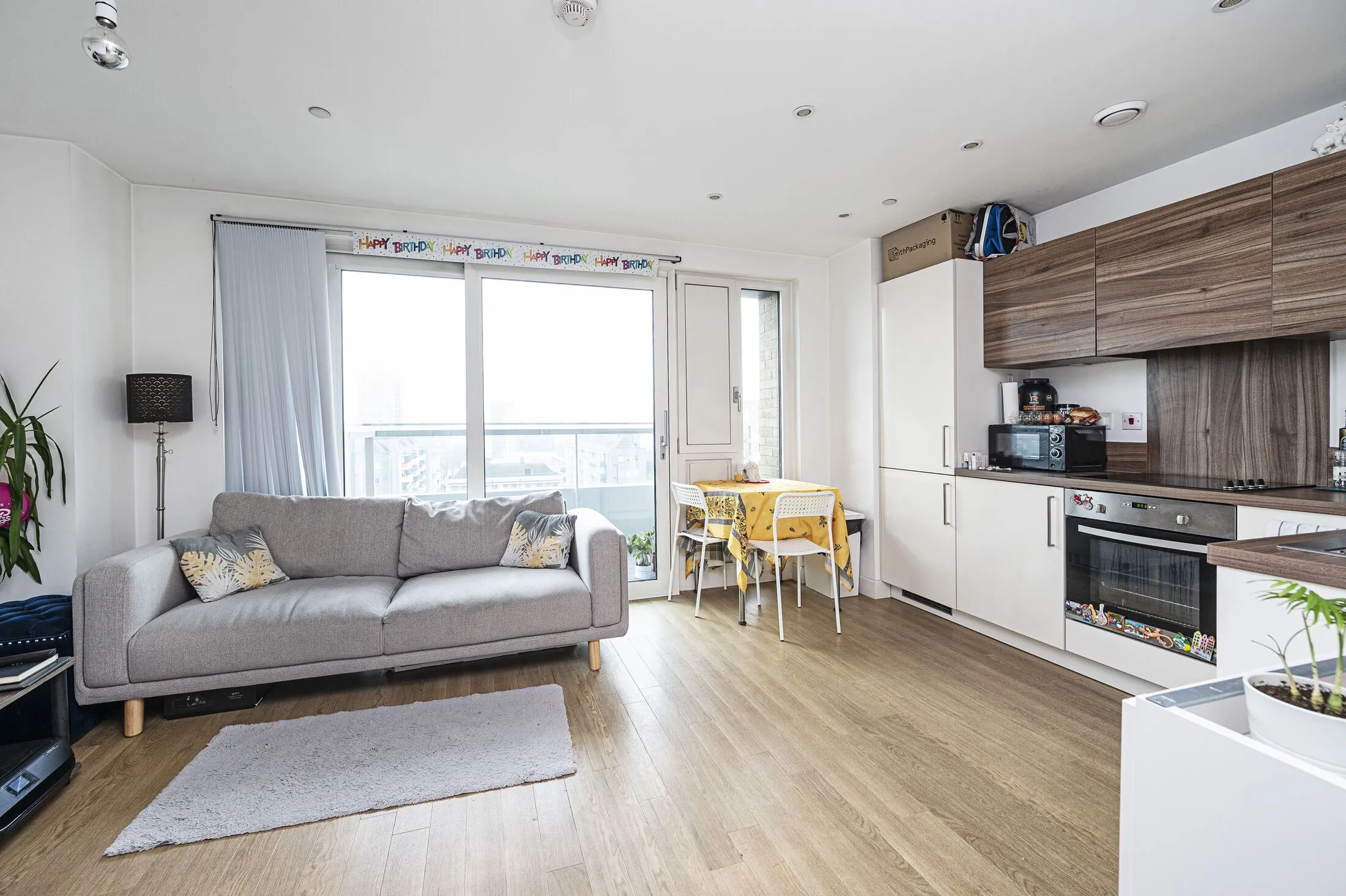Flat Harston Walk in Greater London
