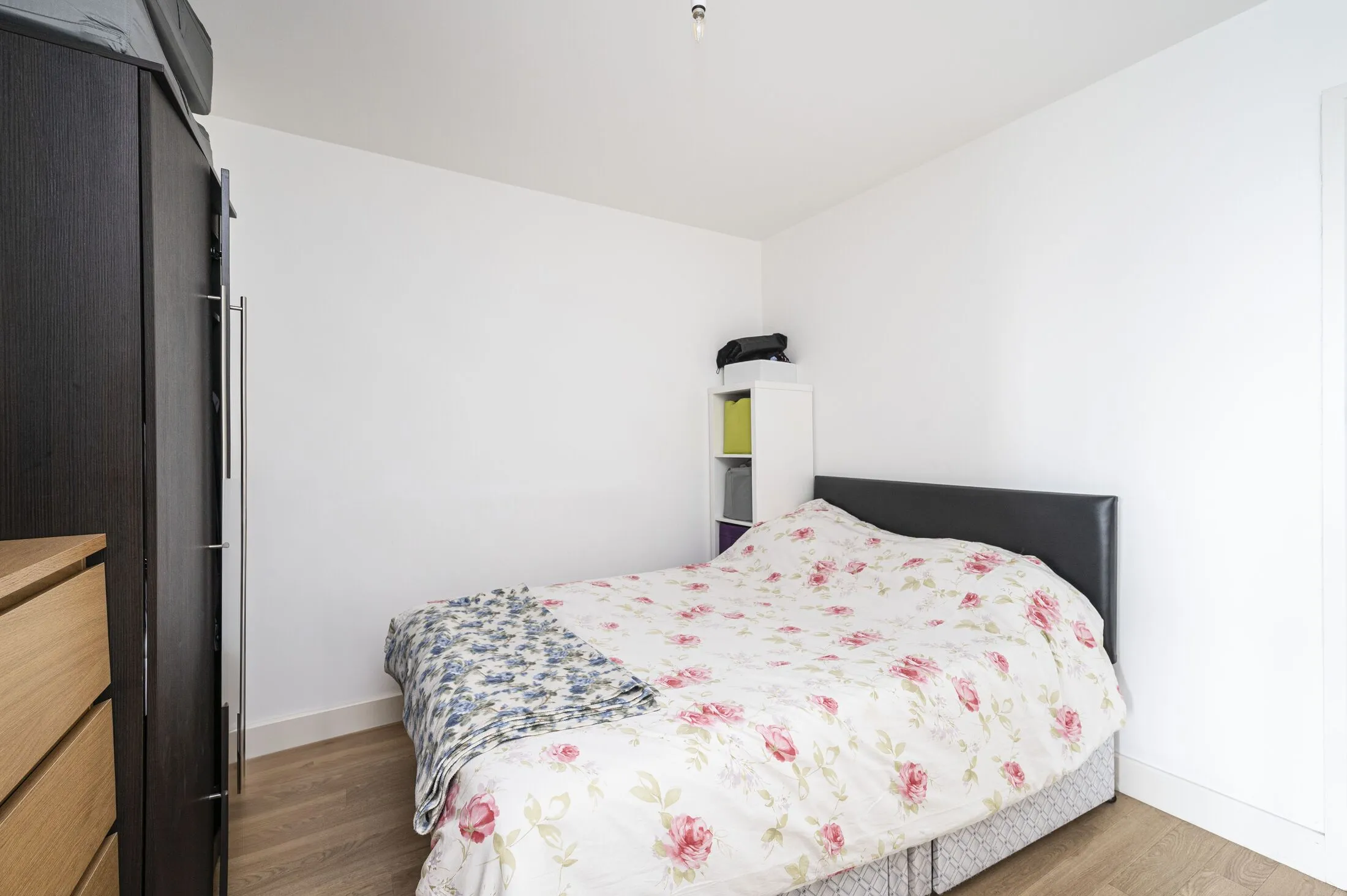 Flat Harston Walk in Greater London