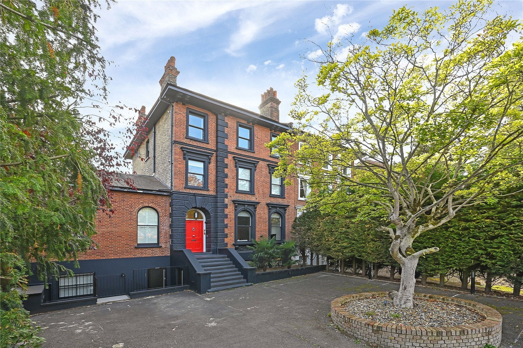 Flat Southend Road in Greater London