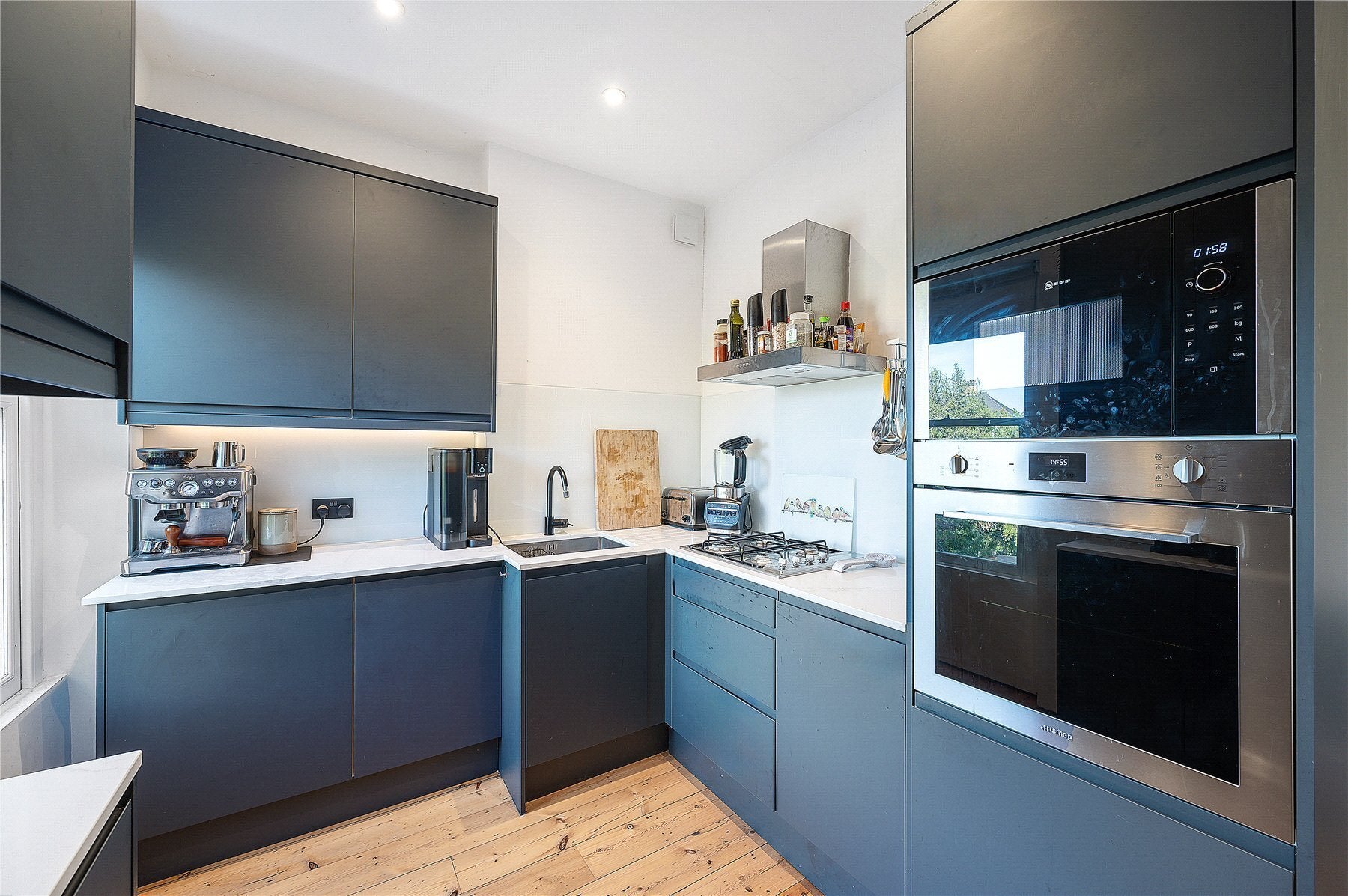 Flat Southend Road in Greater London