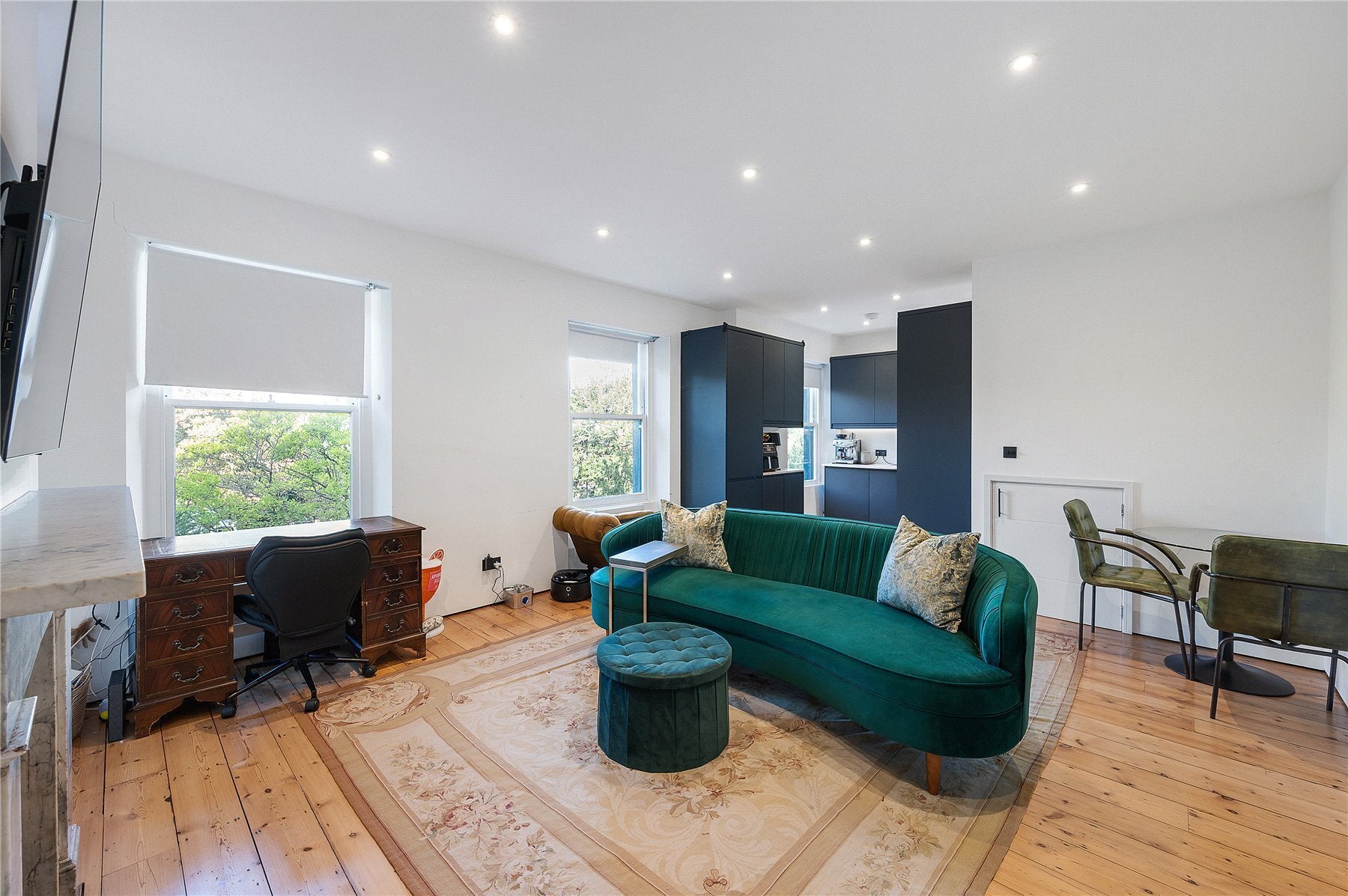 Flat Southend Road in Greater London