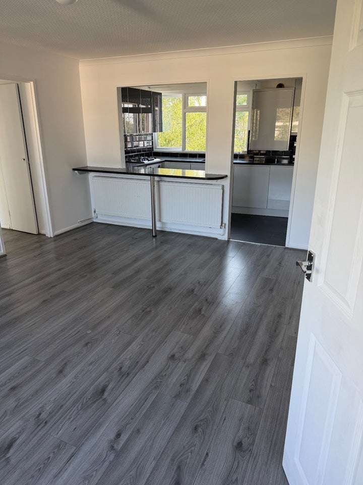 Flat The Ridings in Greater London
