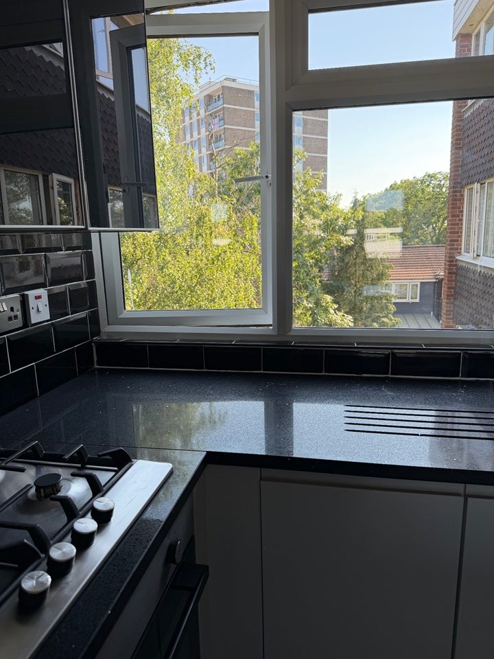 Flat The Ridings in Greater London