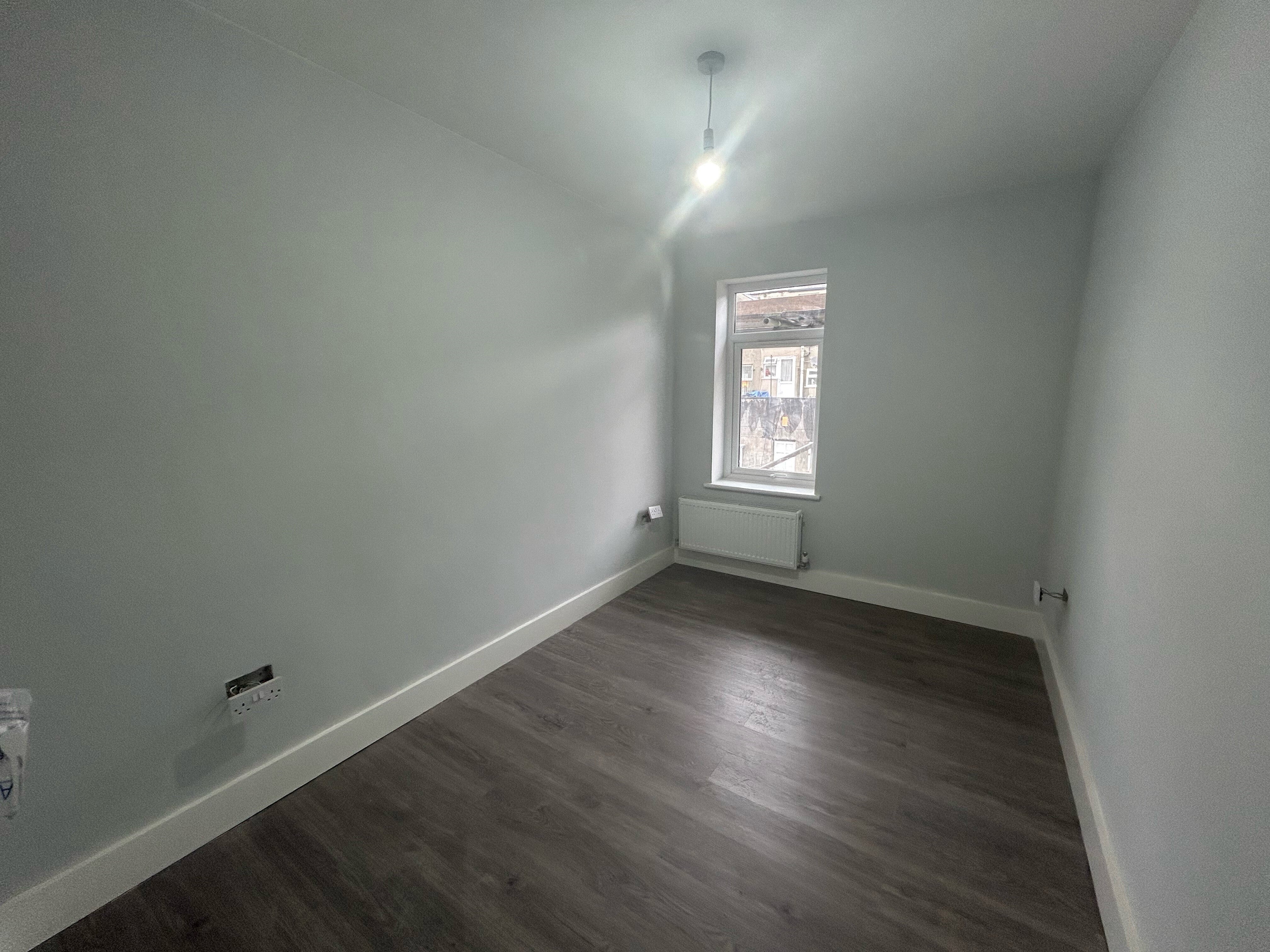 Flat Clarendon Road in Lancaster