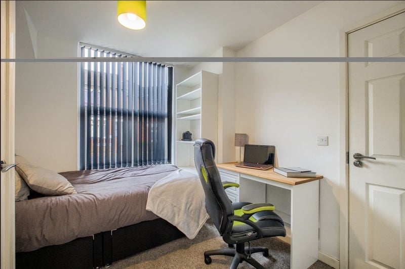 Room Northfield Road in Coventry