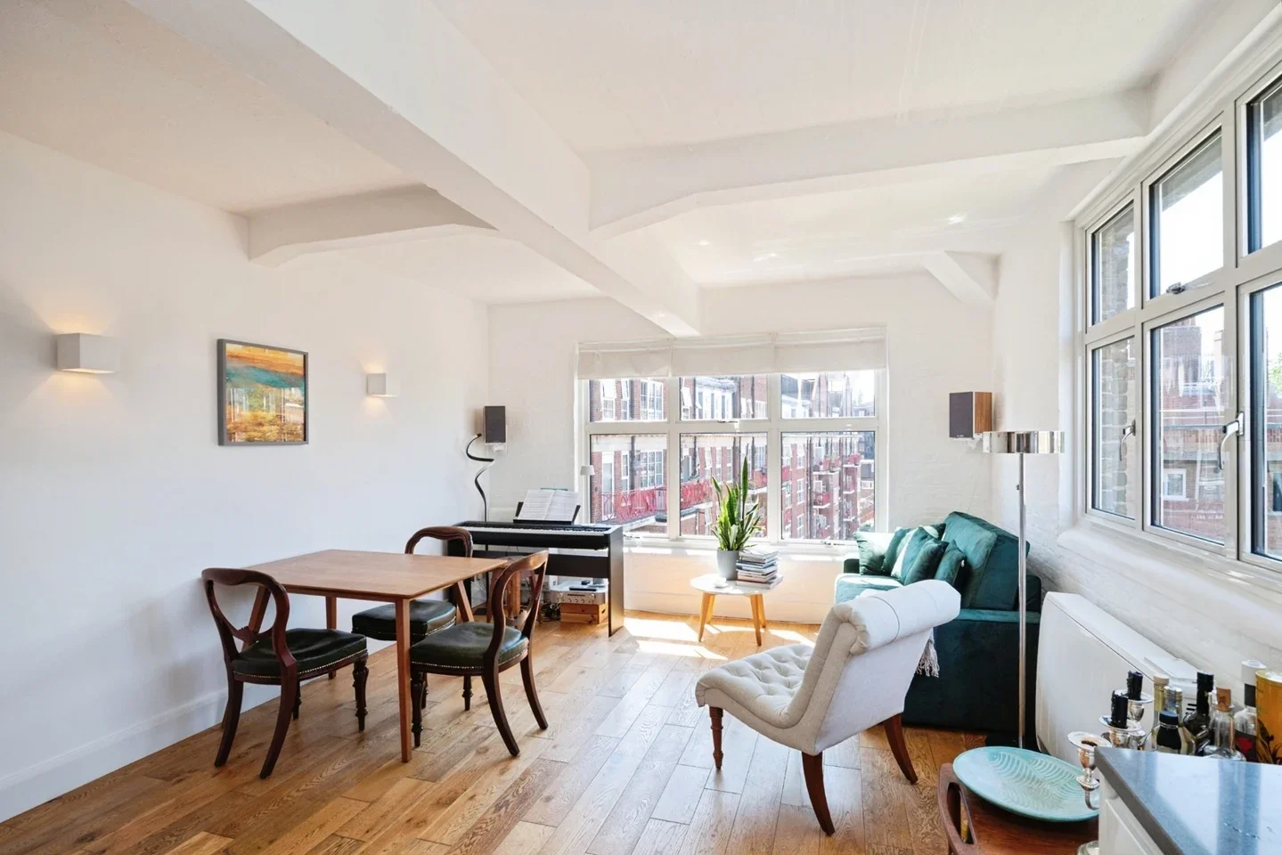 Flat Adelina Grove in Greater London