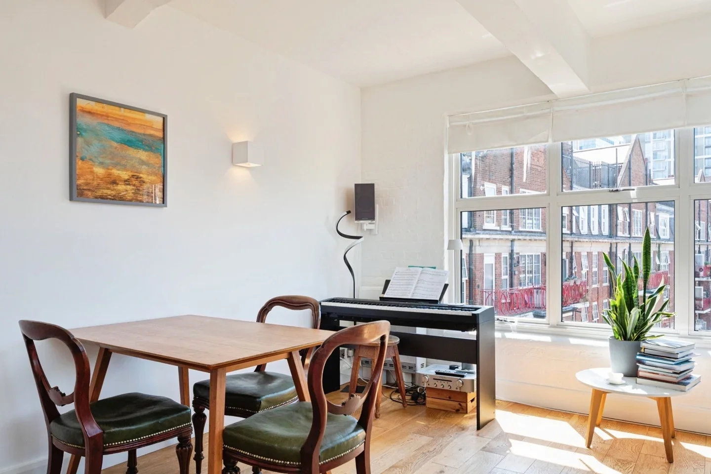 Flat Adelina Grove in Greater London