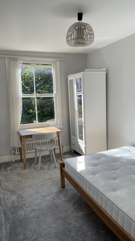 Room Taybridge Road in Greater London